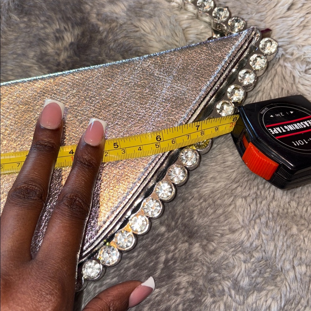 FN Silver Rhinestone Heart Clutch 😍 - Picture 5 of 6